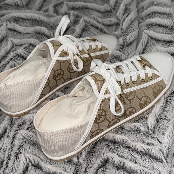 Michael Kors Kristy Slide NWOT - Picture 1 of 7